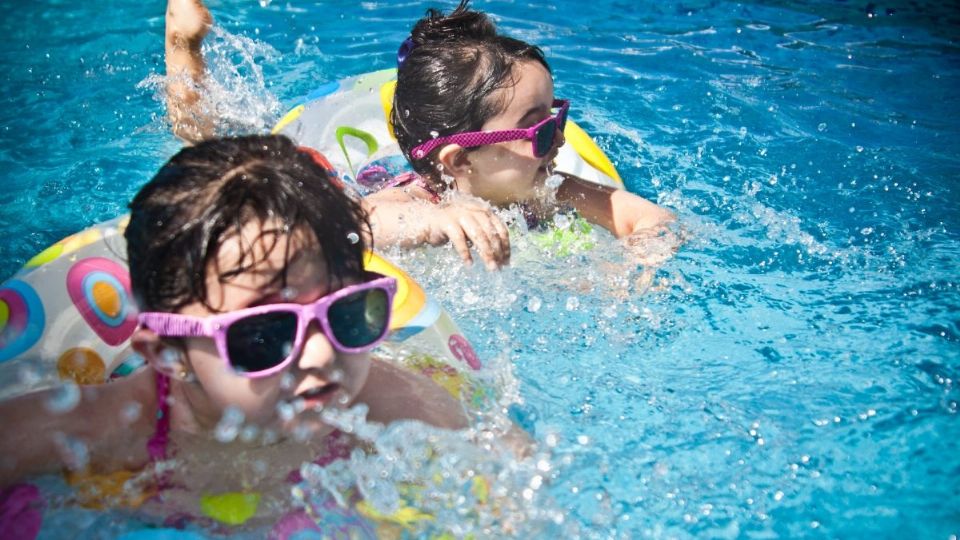 Cosas de debes saber antes de meter a tus hijos a natación