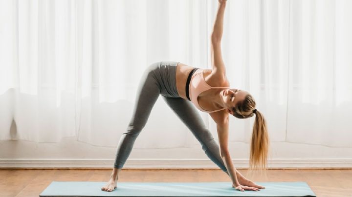 3 posturas de yoga para fortalecer la columna vertebral