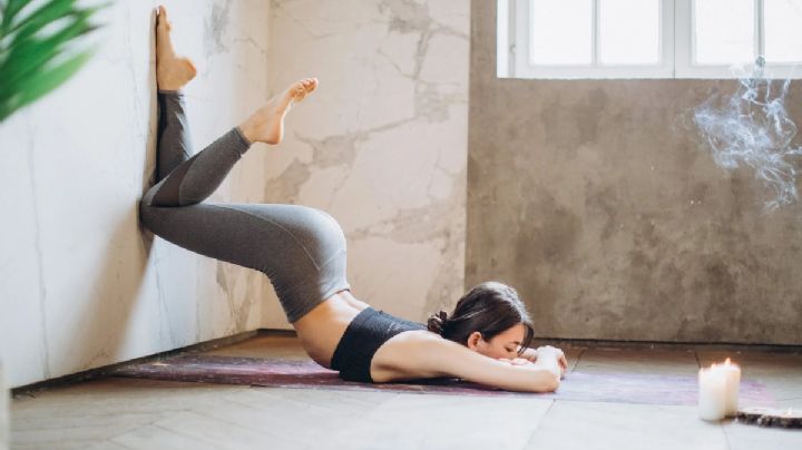 Yoga para ayudar a bajar la regla: 3 posturas ideales que debes practicar