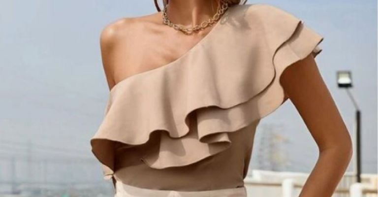 Aprende a combinar tu blusa de un solo hombro